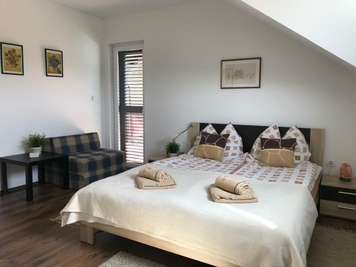 Holiday House Kora Кореница Екстериор снимка